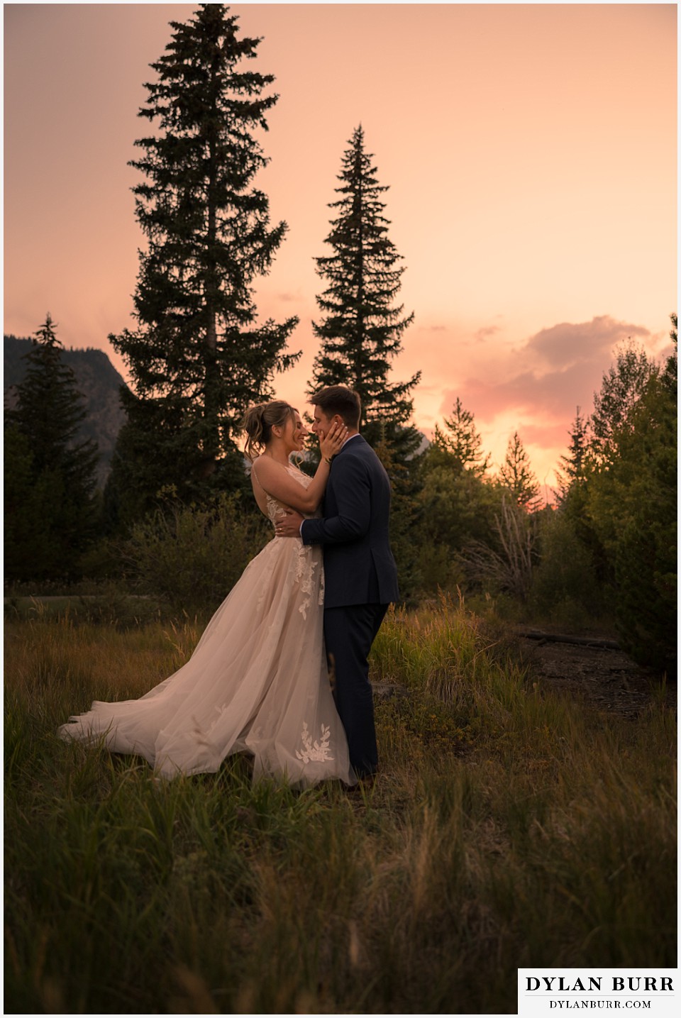 breckenridge colorado wedding couple at sunset