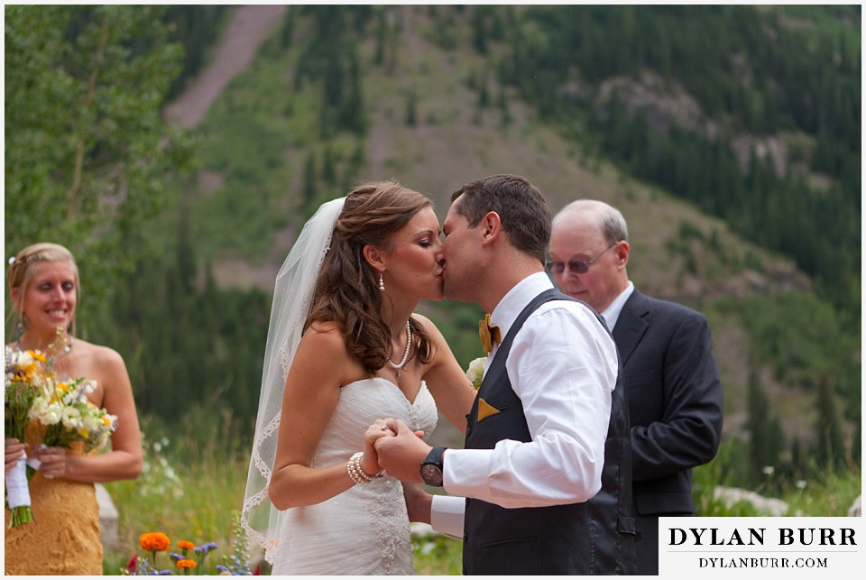 aspen colorado mountain wedding first kiss