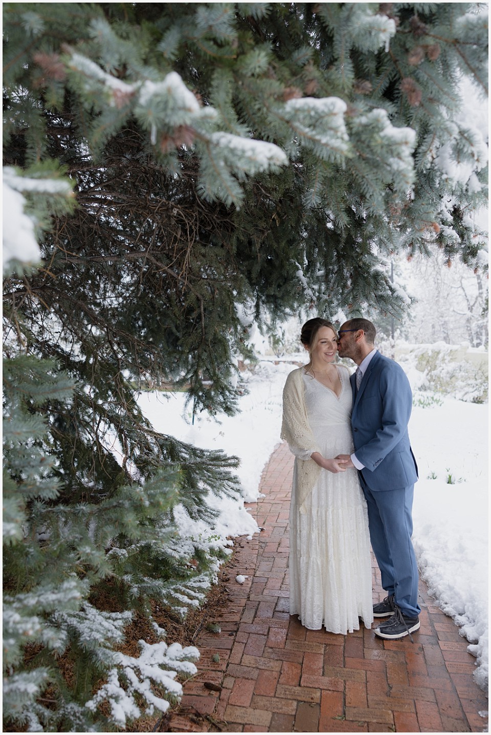 chautauqua community house wedding couple under giant pine tree