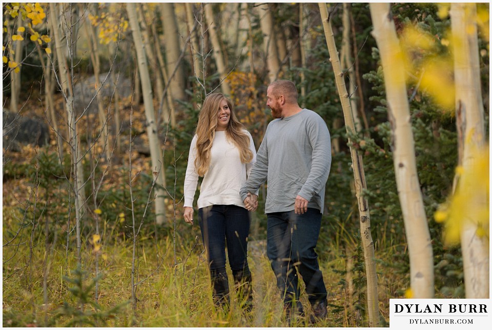 colorado mountain engagement session yellow gold aspen leaves