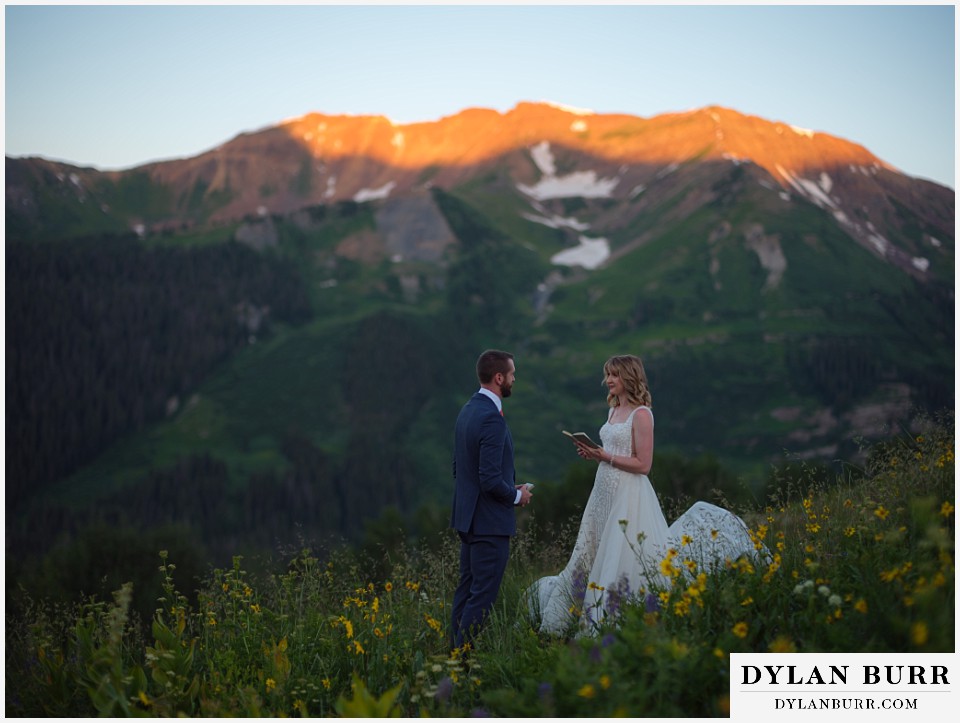 crested butte wedding elopement exchanging vows