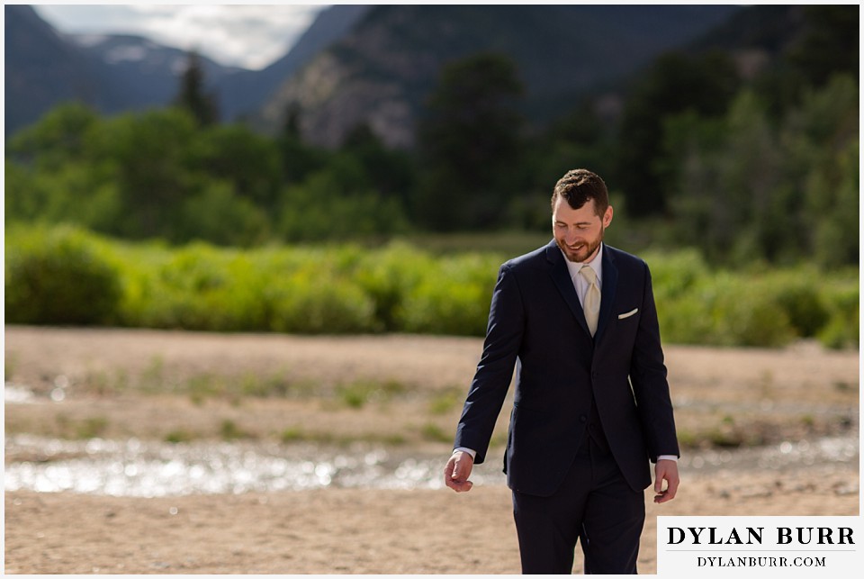 della terra mountain chateau wedding colorado rocky mountain national park wedding rmnp elopement groom can't seem to find his bride with eyes closed