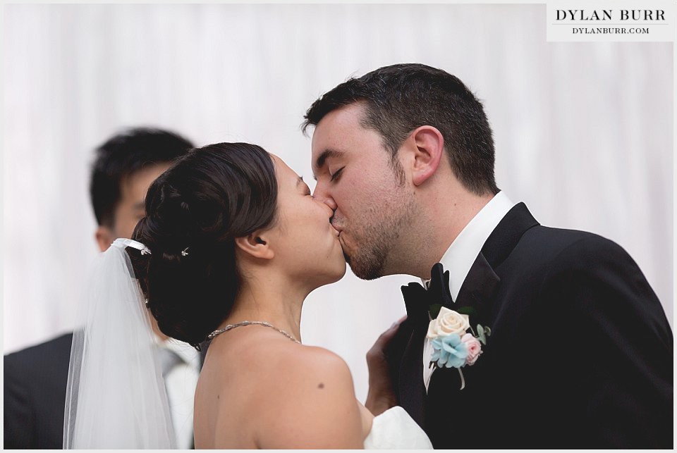 harold washington library wedding first kiss