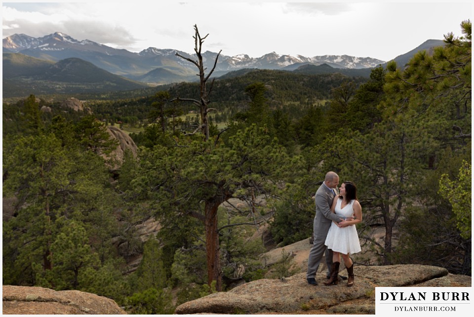 rocky mountain estes park engagement session view of Rocky Mountain National Park