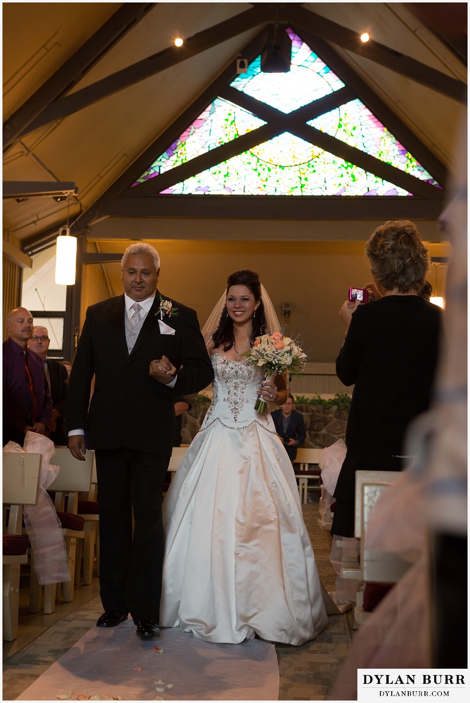 lookout mountain wedding bride and father walking down aisle