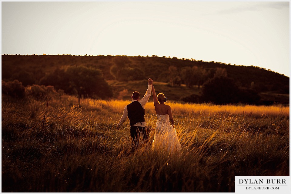 outdoor colorado sunset wedding photos portraits celebrate montrose co