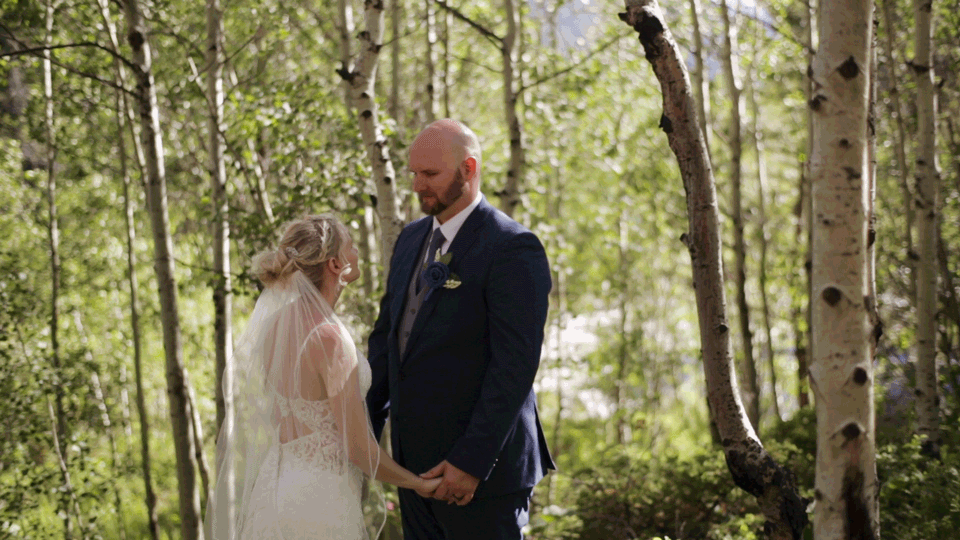 wild basin lodge wedding couple in aspen trees cinemagraph
