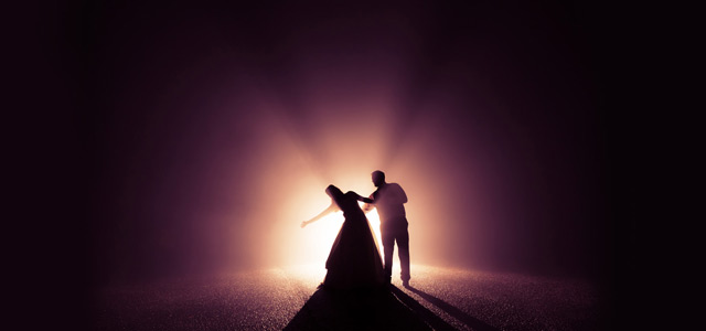 dramatic-wedding-photo-fog-golden-colorado