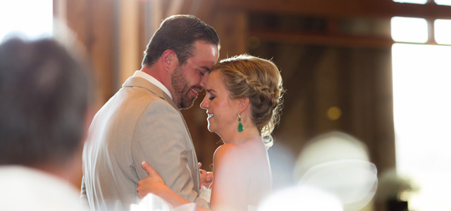 wedding-couple-first-dance-colorado-devils-thumb